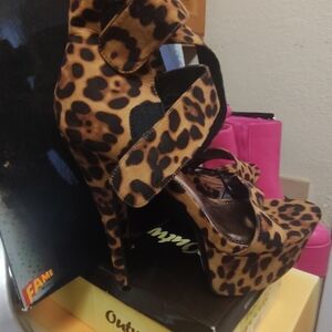 Women's Leopard Print Platform Heels